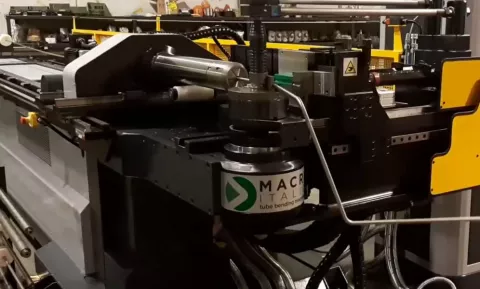 Rohrbiegen auf der sechachsigen Biegemaschine Macri Italia PROVAR 6-65 U-D
